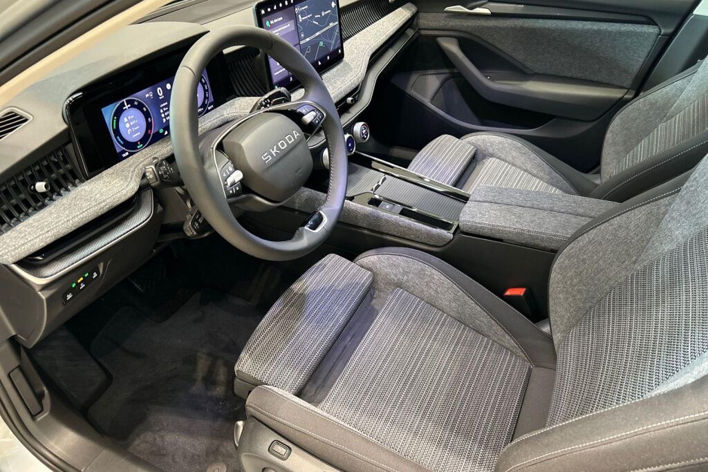 Skoda Superb 2025 Combi 1.5 TSI PHEV Style Explore DSG Autom.