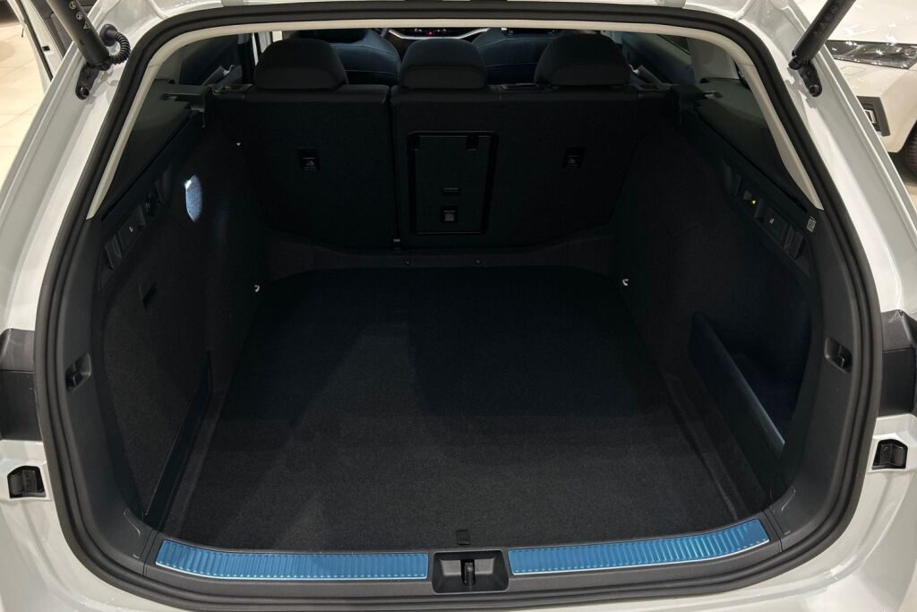 Skoda Superb 2025 Combi 2.0 TDI 193 4x4 Selection DSG Autom.