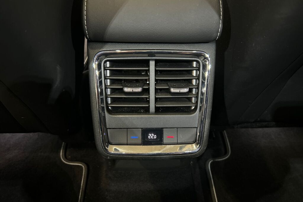 SKODA Enyaq 2022 80x 4x4 RS iV