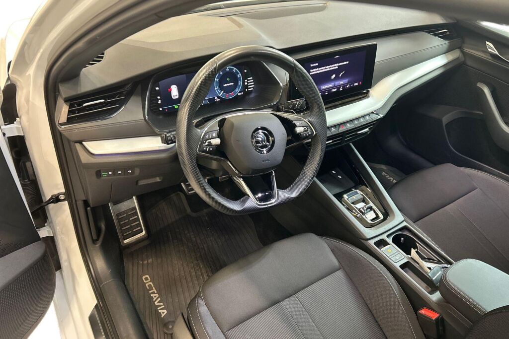 SKODA OCTAVIA 2022 Combi 1.0 TSI Ambition eTEC DSG Autom.