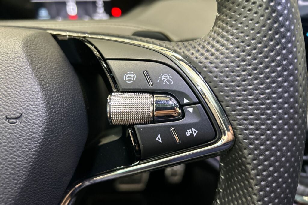 Skoda Enyaq 2023 80x 4x4 SportLine iV