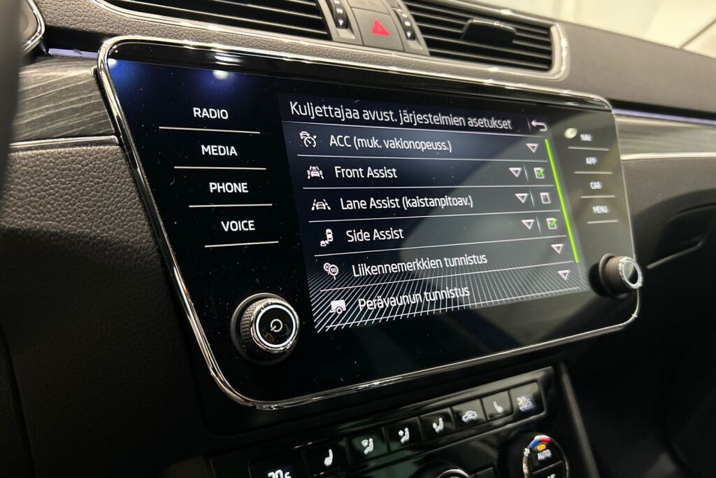 SKODA Superb 2022 Combi 1.5 TSI ACT Style DSG Autom.