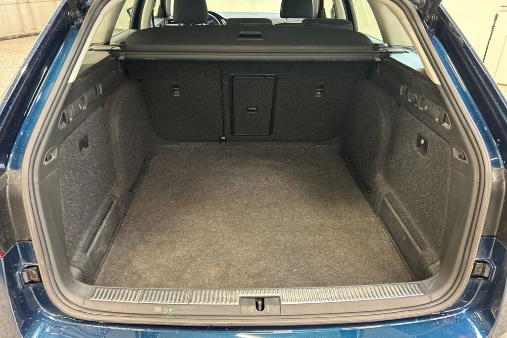 Skoda Superb 2022 Combi 2.0 TDI 150hv Ambition BusinessLine DSG Autom.