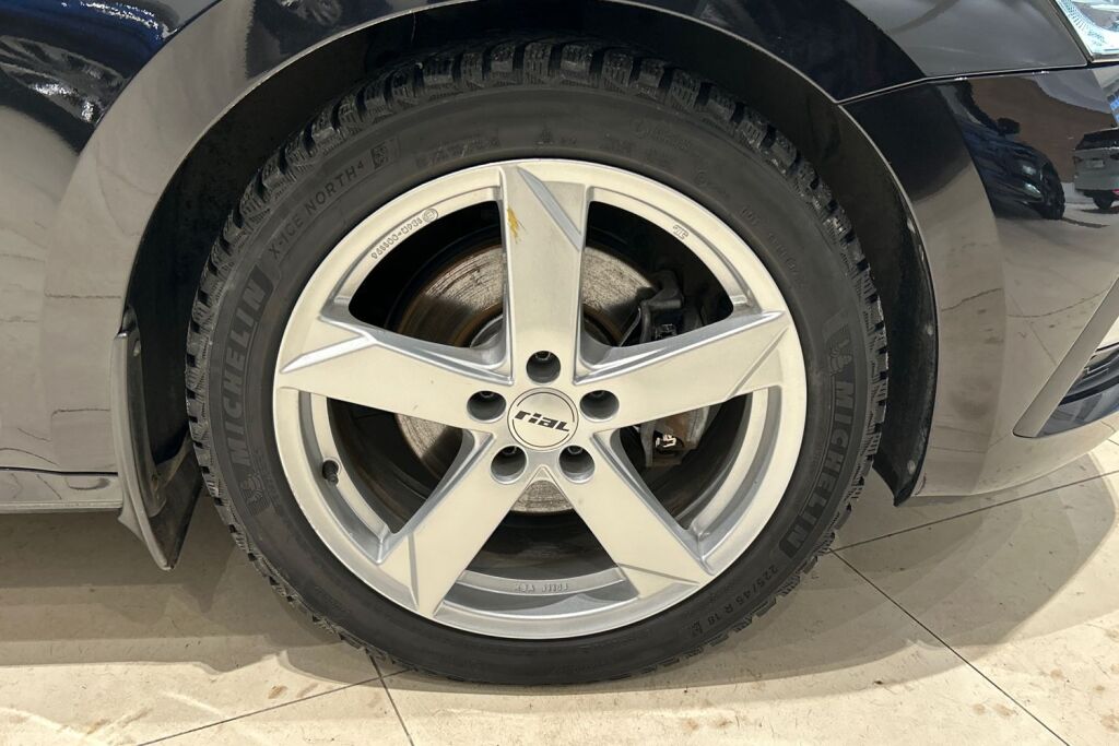 Skoda Octavia 2023 Combi 2.0 TDI 200 4x4 Style DSG Autom.