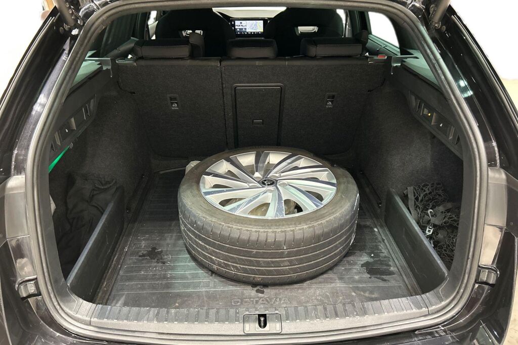 Skoda Octavia 2023 Combi 2.0 TDI 200 4x4 Style DSG Autom.