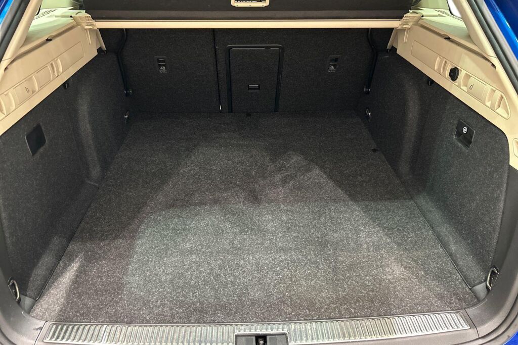 Skoda Superb 2023 Combi 1.4 TSI PHEV L&K iV DSG Autom.