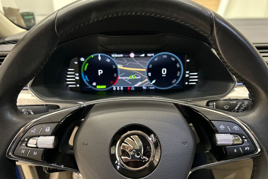 Skoda Superb 2023 Combi 1.4 TSI PHEV L&K iV DSG Autom.