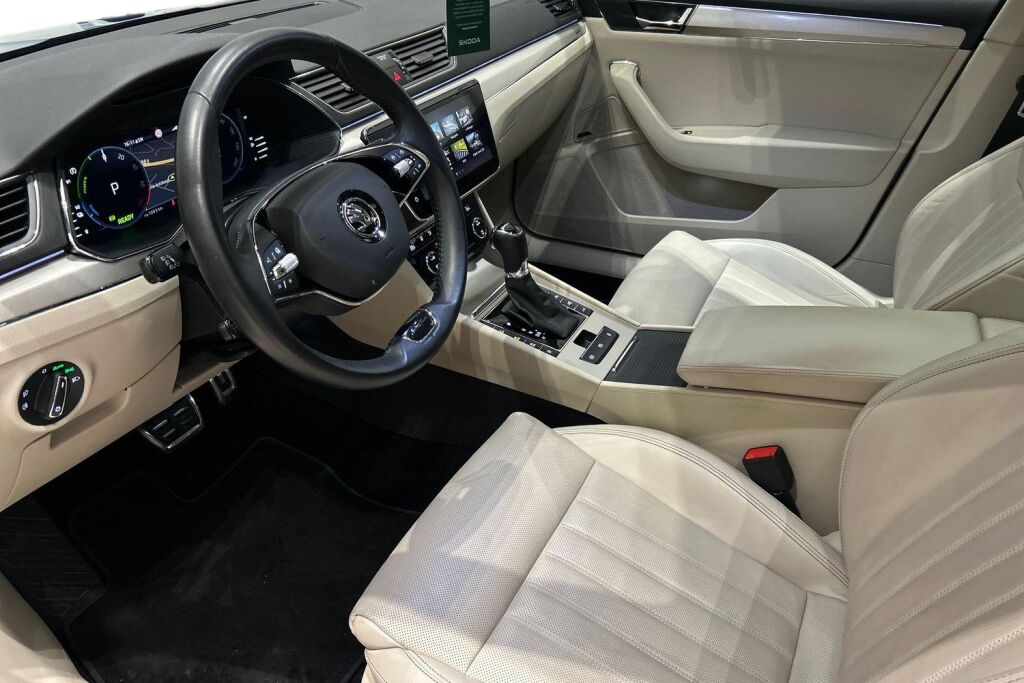 Skoda Superb 2023 Combi 1.4 TSI PHEV L&K iV DSG Autom.