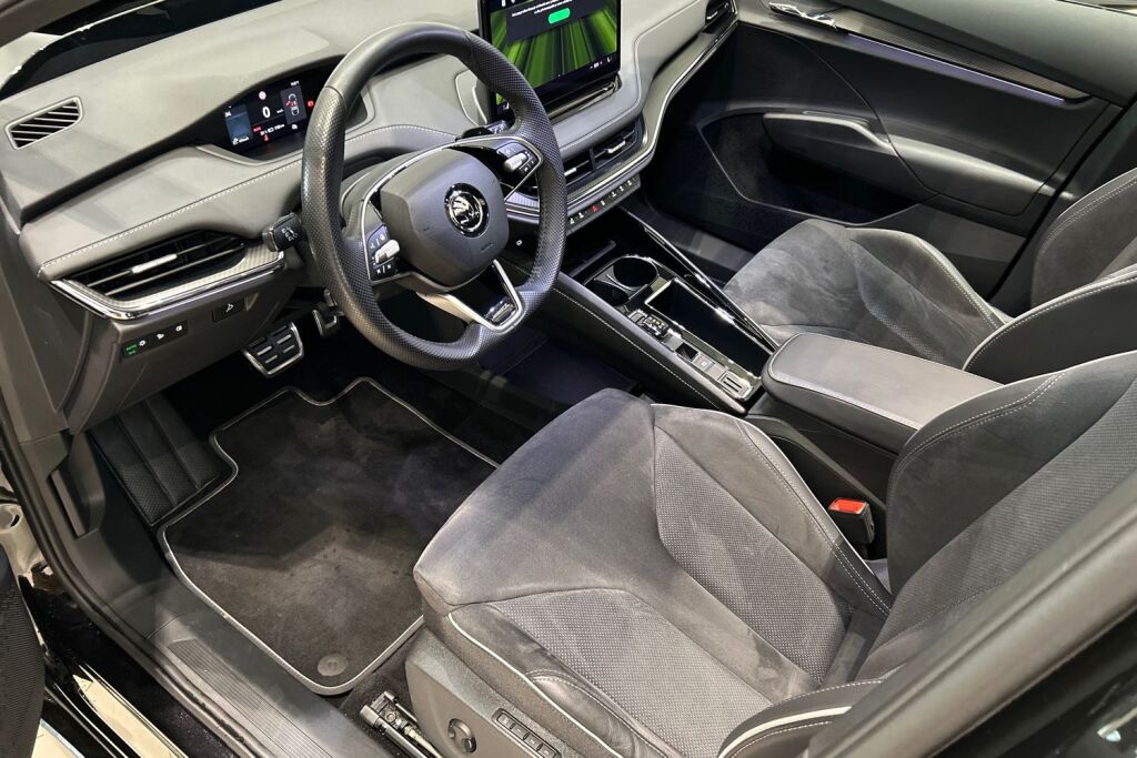 SKODA Enyaq 2024 85 SportLine Business