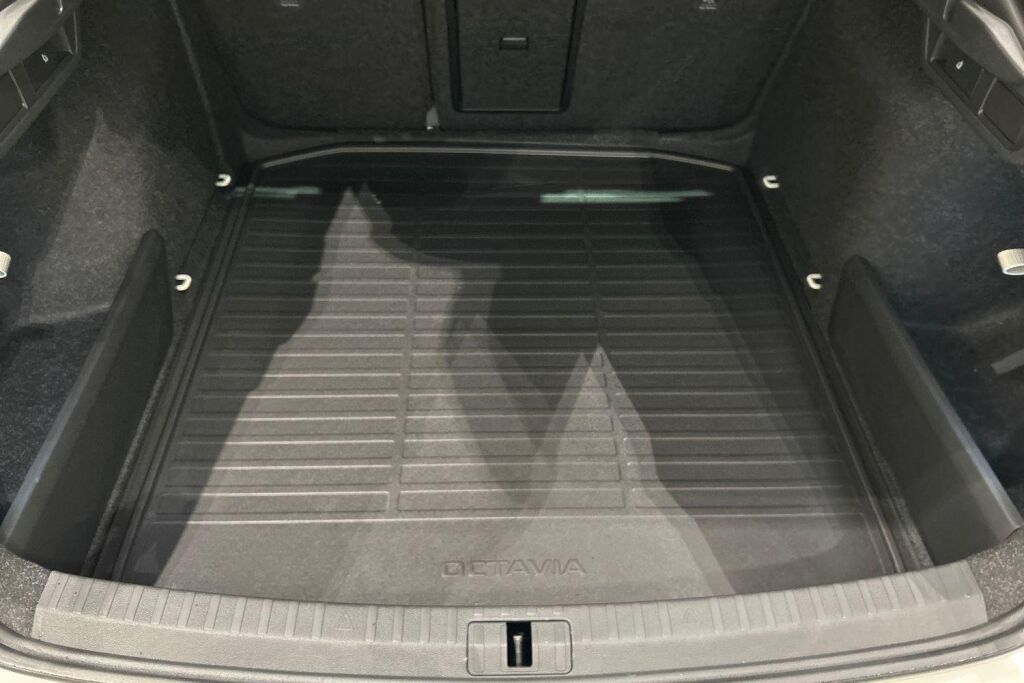 Skoda Octavia 2025 1.5 TSI 150 SportLine eTEC DSG Autom.