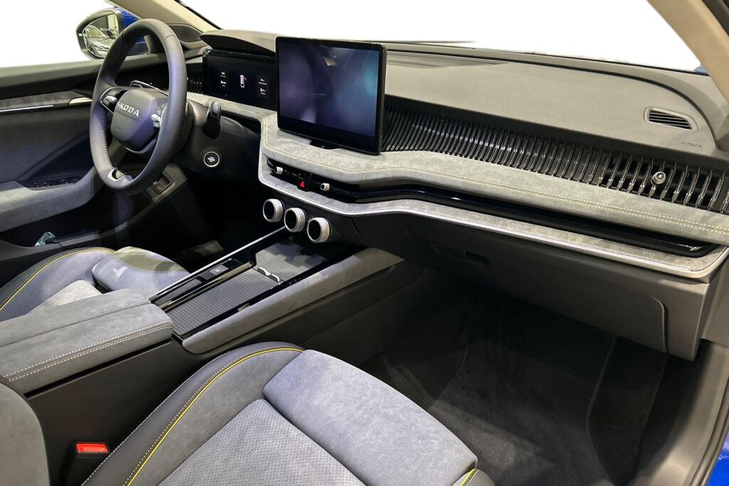 Skoda Superb 2025 1.5 TSI PHEV Style Explore DSG Autom.