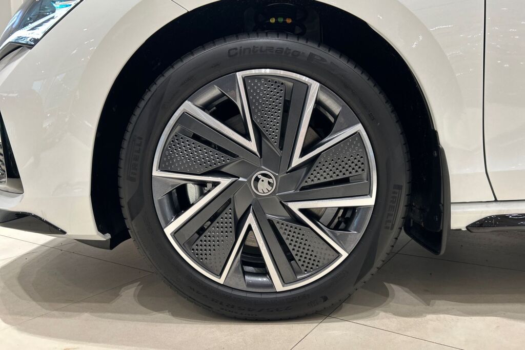 Skoda Superb 2026 Combi 1.5 TSI PHEV SportLine Explore DSG Autom.