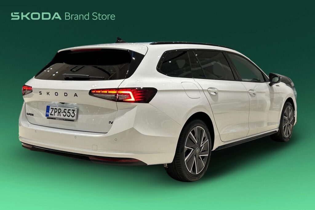 Skoda Superb 2026 Combi 1.5 TSI PHEV SportLine Explore DSG Autom.
