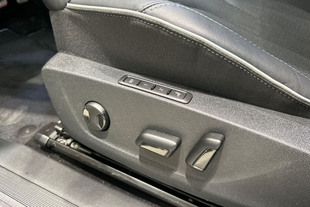 SKODA Enyaq 2025 85x 4x4 RS