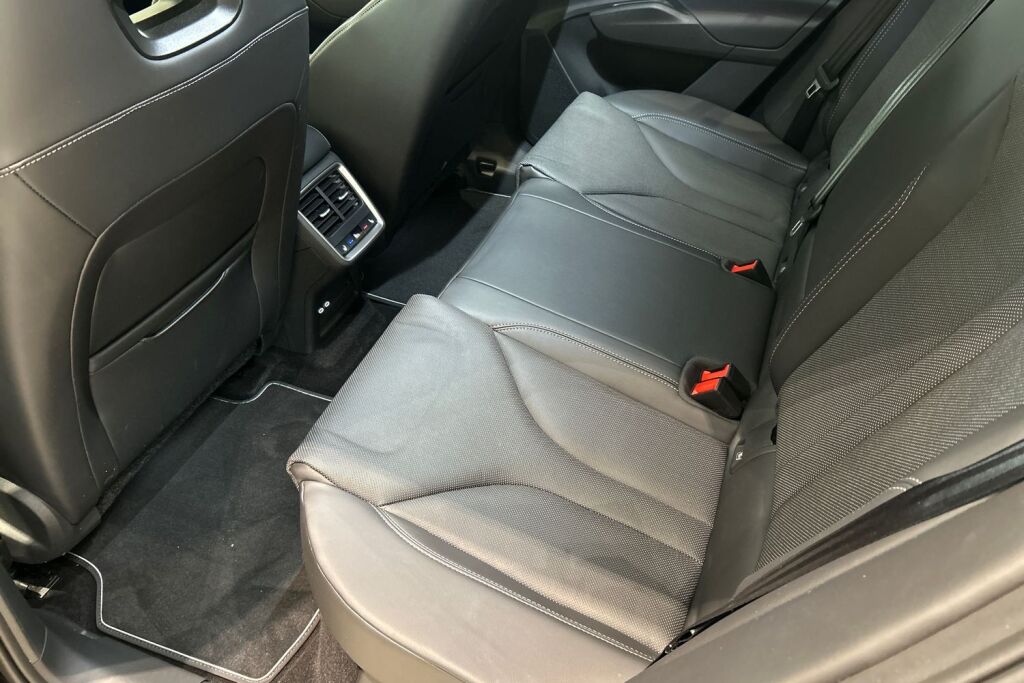 SKODA Enyaq 2025 85x 4x4 RS