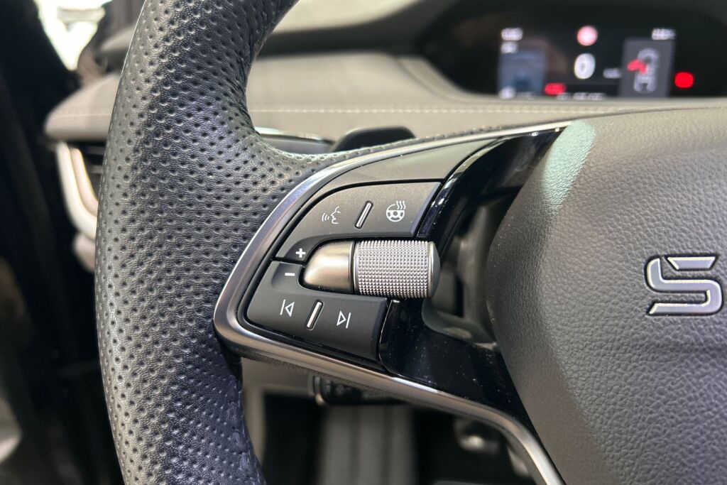 SKODA Enyaq 2025 85x 4x4 RS