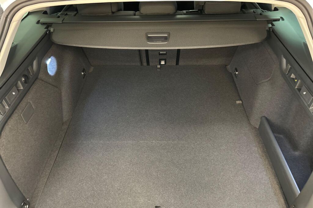 Skoda Superb 2026 Combi 1.5 TSI PHEV Style Explore DSG Autom.