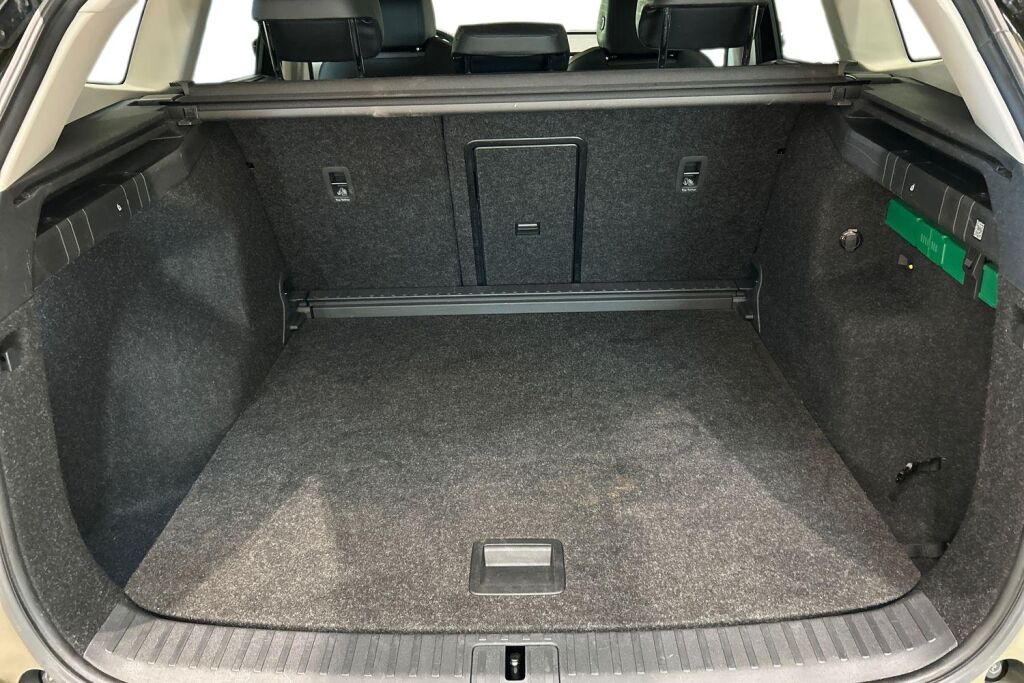 Skoda Enyaq 2025 85x 4x4 Selection / Tehdastakuu voimassa 6/2028 tai 100tkm asti!