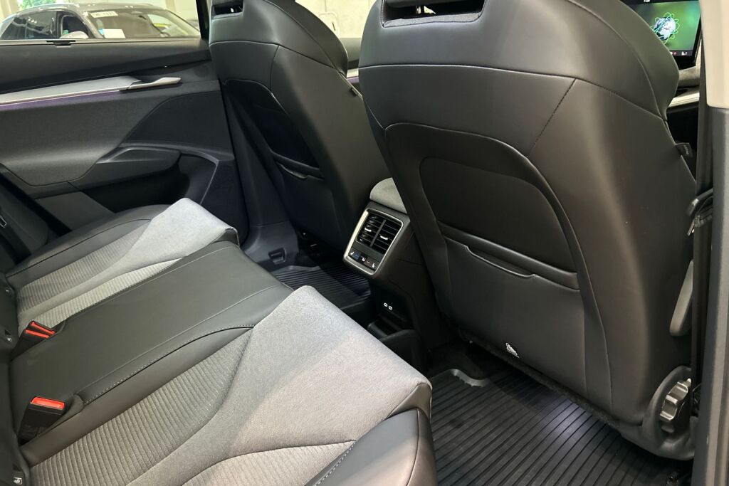Skoda Enyaq 2025 85x 4x4 Selection / Tehdastakuu voimassa 6/2028 tai 100tkm asti!