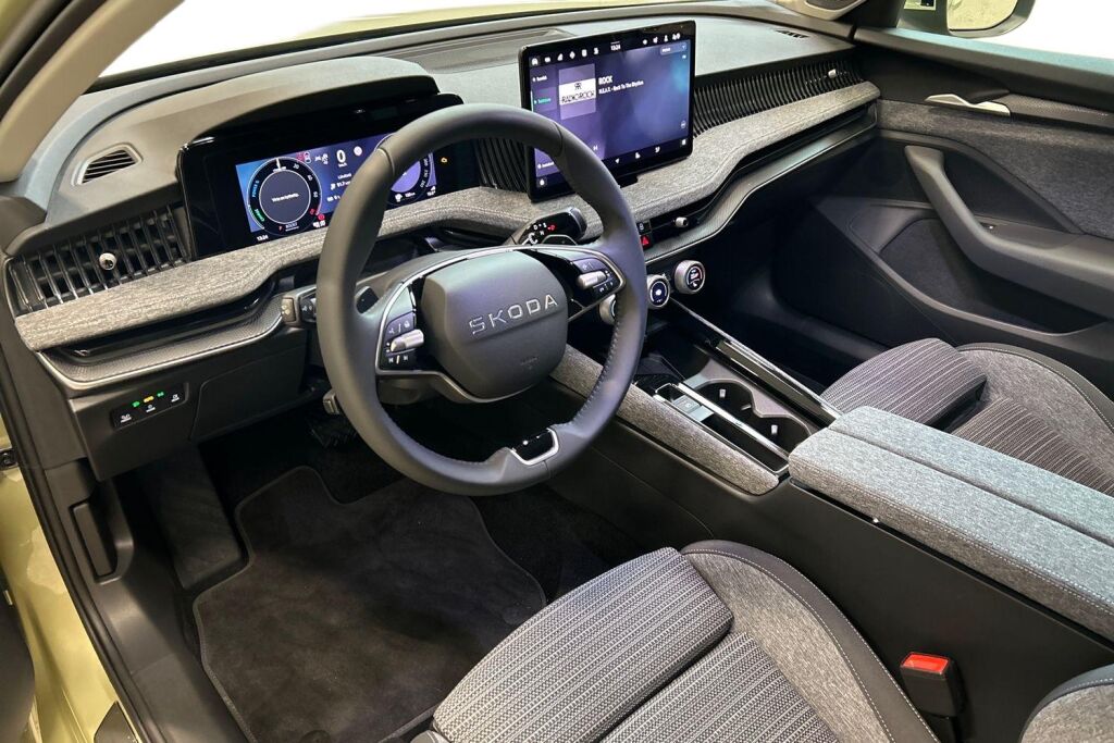 Skoda Superb 2026 1.5 TSI PHEV Style Explore DSG Autom.