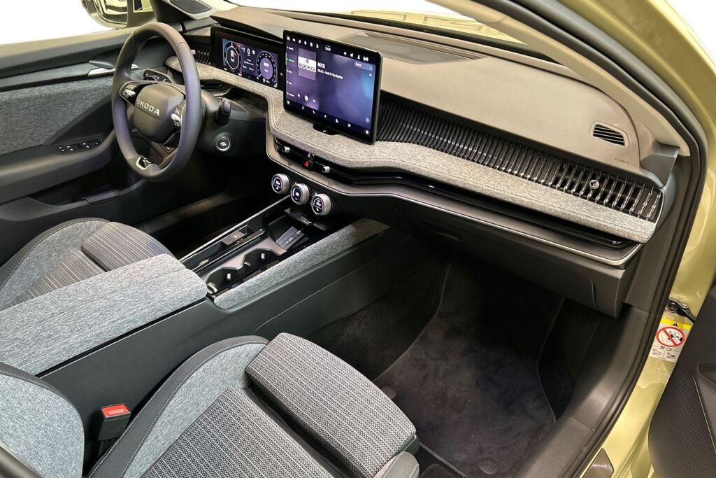 Skoda Superb 2026 1.5 TSI PHEV Style Explore DSG Autom.