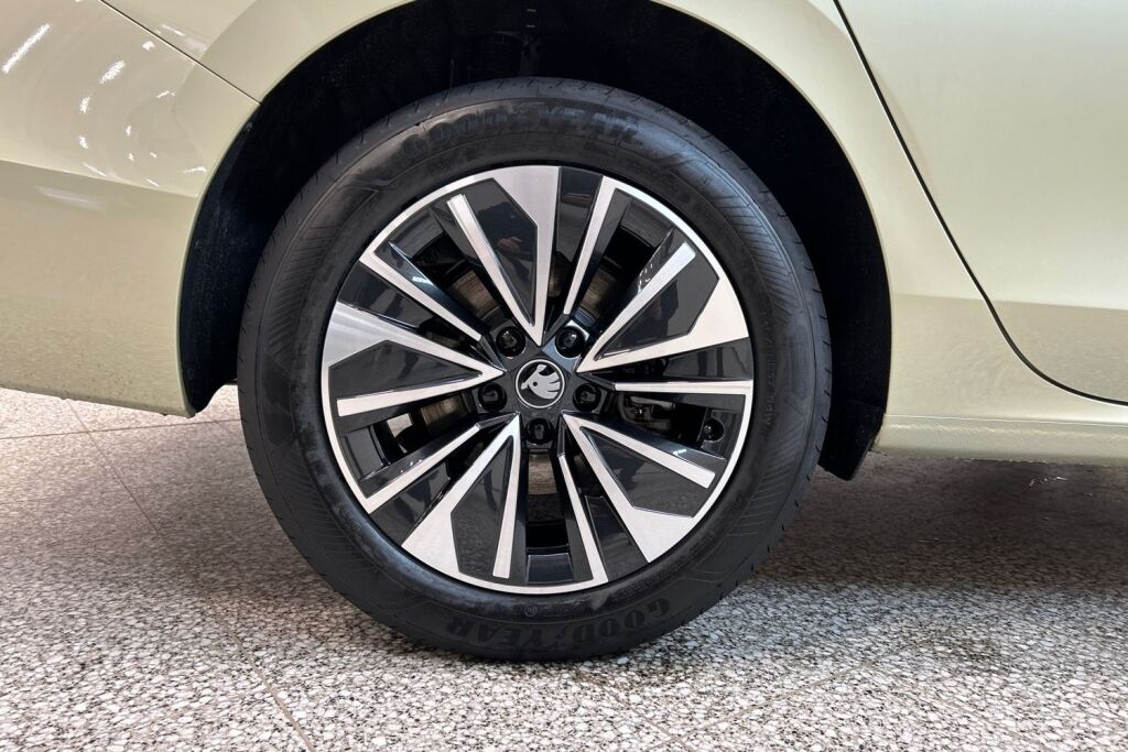 Skoda Superb 2026 1.5 TSI PHEV Style Explore DSG Autom.
